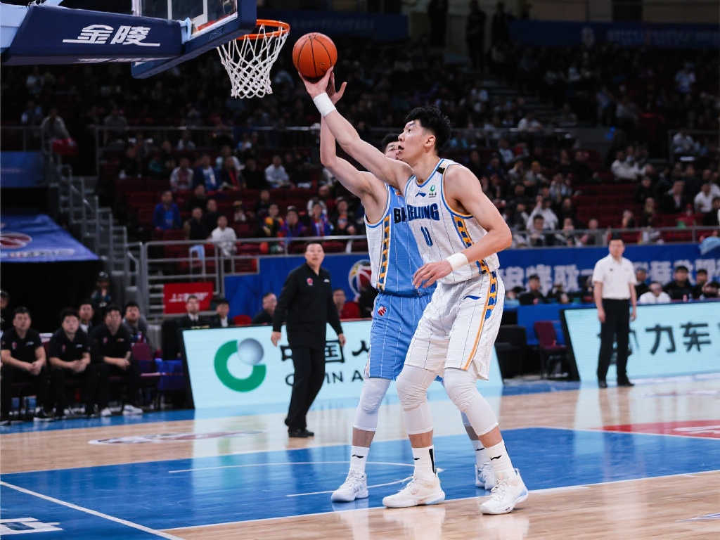 展现出了令 展现出了令